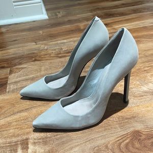 Schutz grey Lou Pump size 8.5